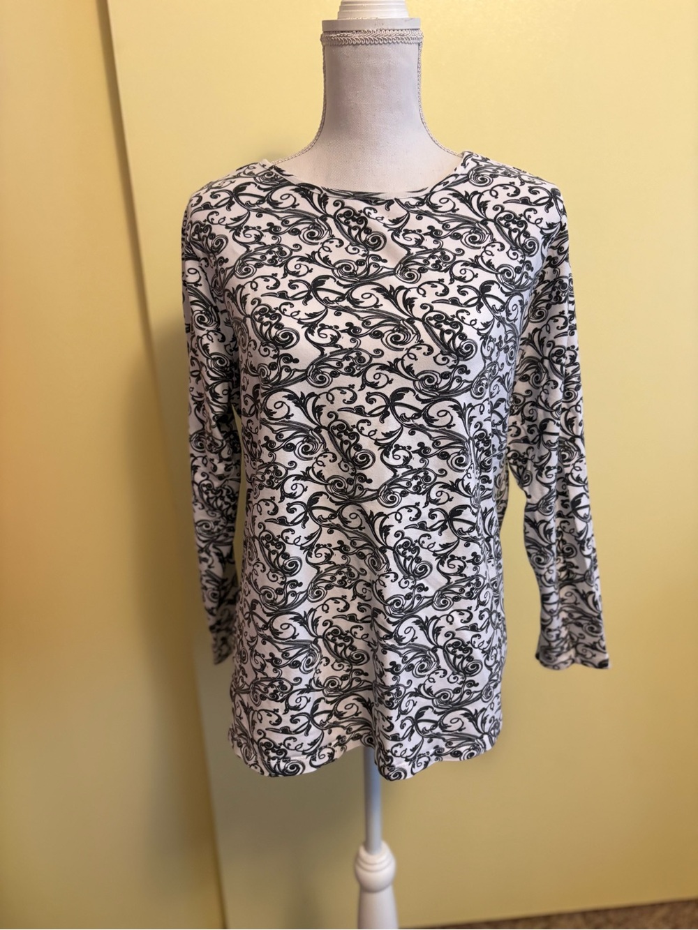 Lane Bryant Black & White Swirl Print Long-Sleeve Tee